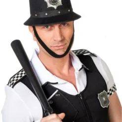 Helm Londen Bobby, Volwassen